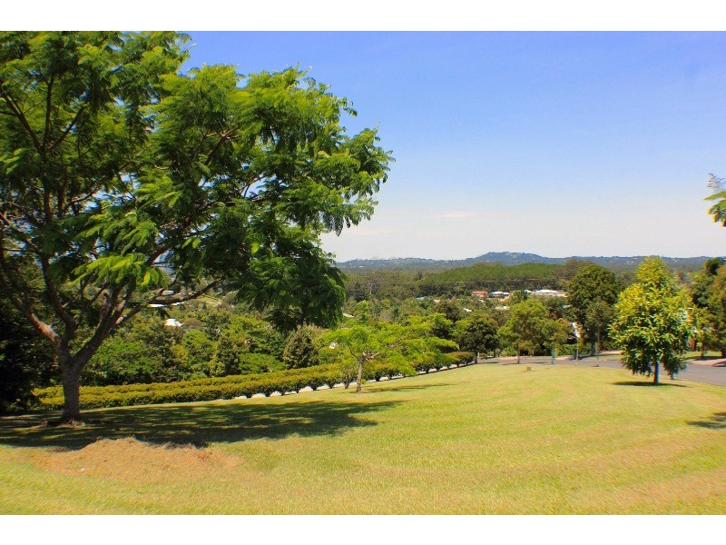 12 Fantail Crescent, Cooroy QLD 4563