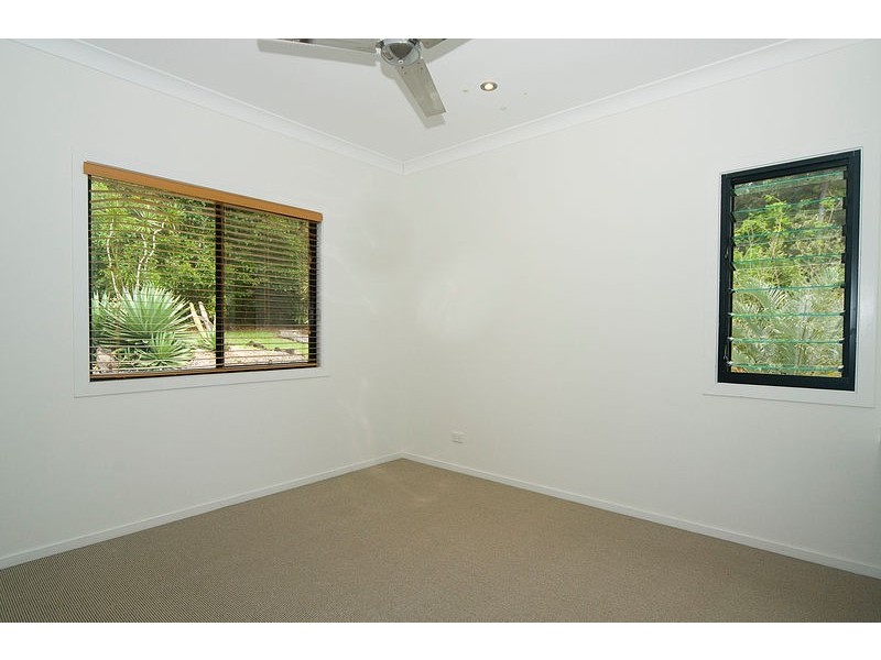 8 Sapling Court, Pomona QLD 4568