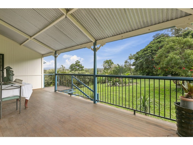 18 Robinson Road, Como QLD 4571