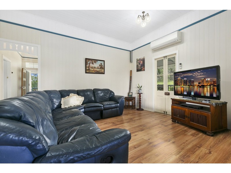 18 Robinson Road, Como QLD 4571