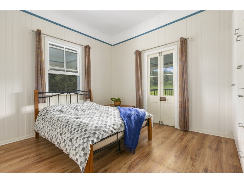 18 Robinson Road, Como QLD 4571