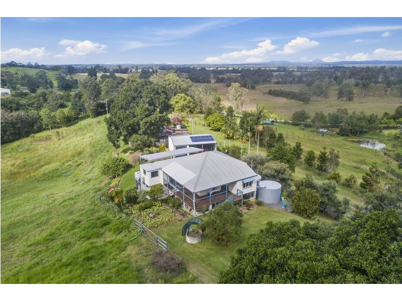 18 Robinson Road, Como QLD 4571