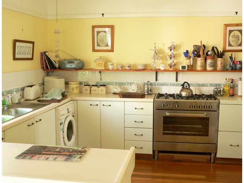 11 Pine Street, Pomona QLD 4568