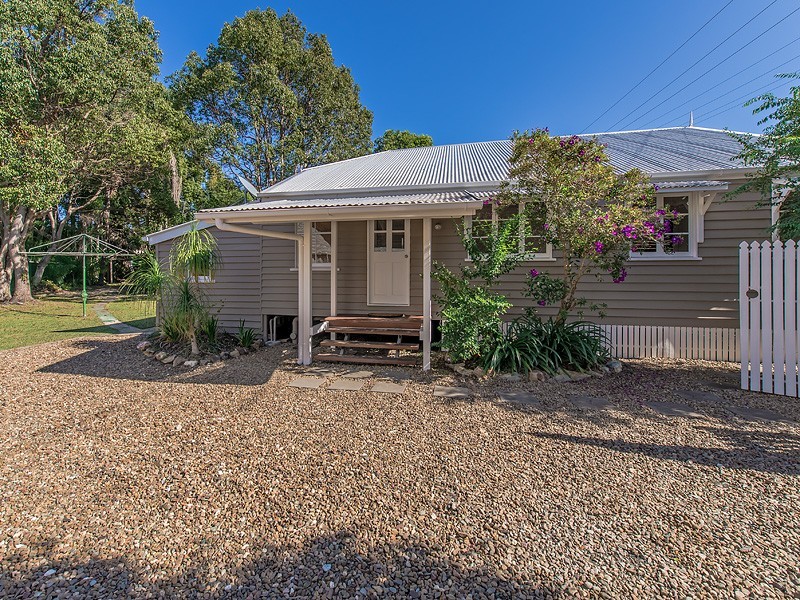 11 Station Street, Pomona QLD 4568