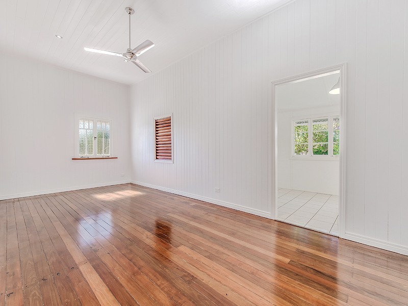 11 Station Street, Pomona QLD 4568