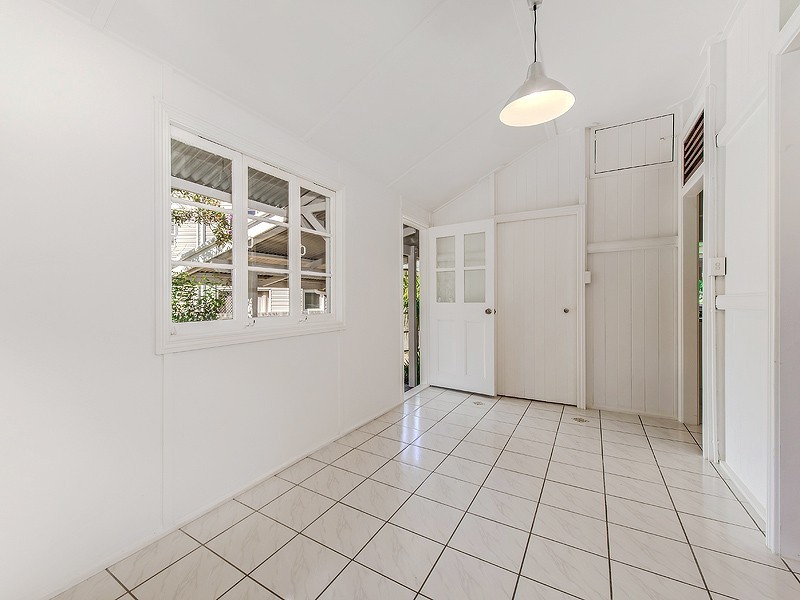 11 Station Street, Pomona QLD 4568