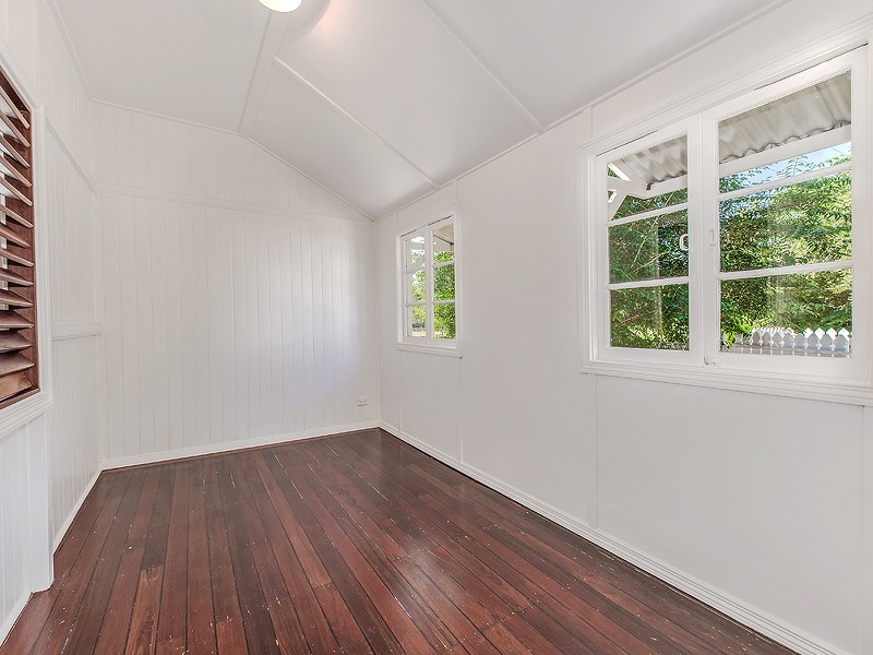 11 Station Street, Pomona QLD 4568