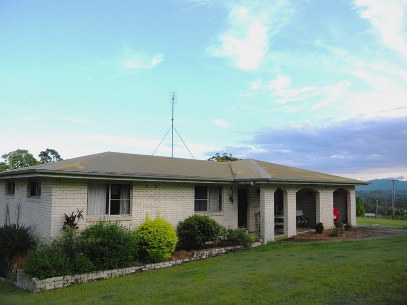 375 Traveston Road, Traveston QLD 4570