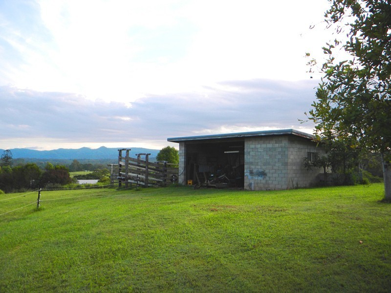 375 Traveston Road, Traveston QLD 4570