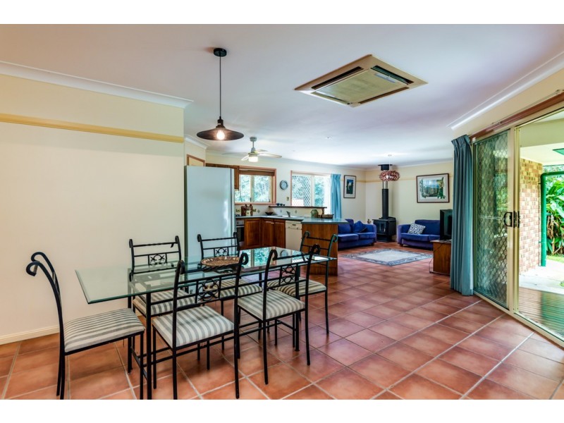 33 Stratford Park Drive, Pomona QLD 4568