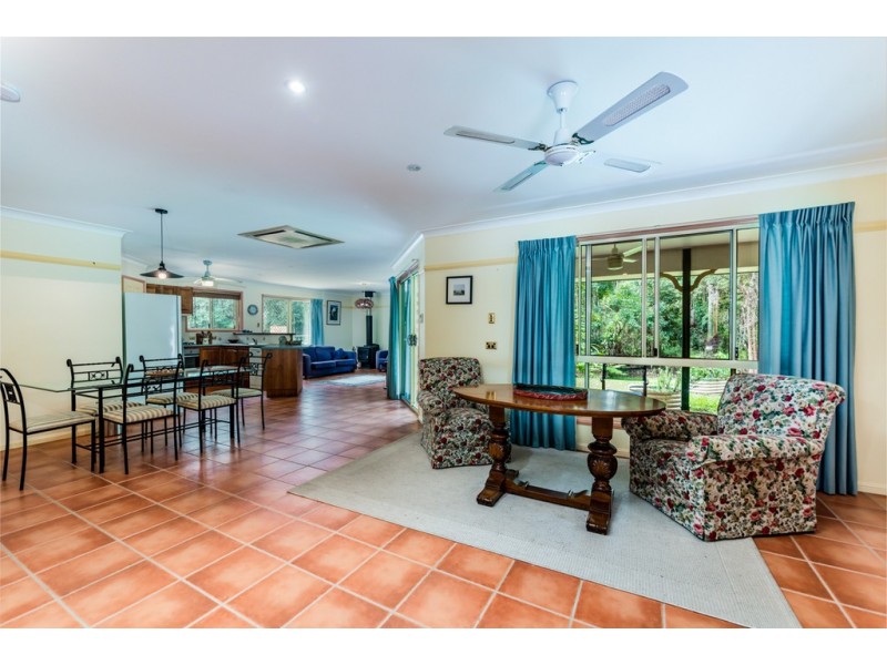 33 Stratford Park Drive, Pomona QLD 4568
