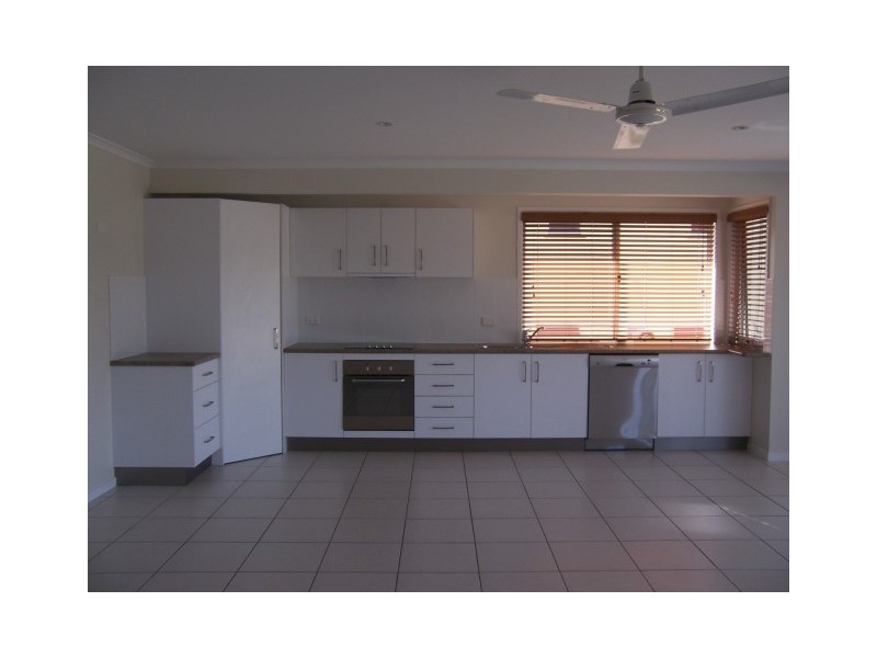 4/3 Station Street, Pomona QLD 4568