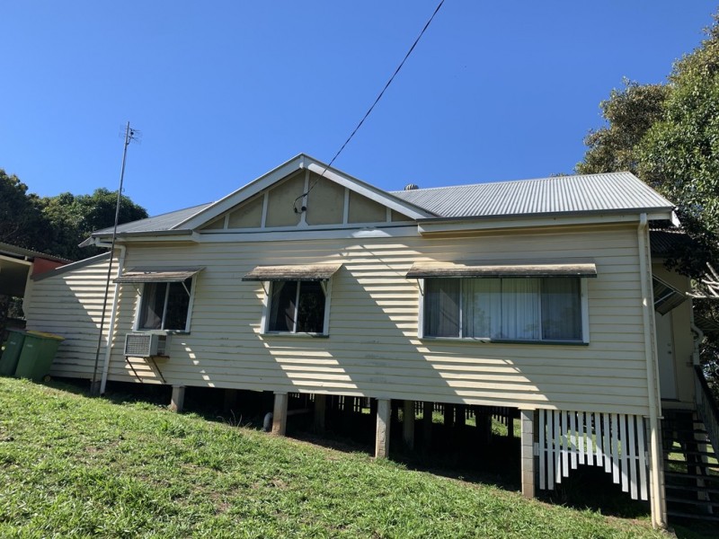 16 Red Street, Pomona QLD 4568