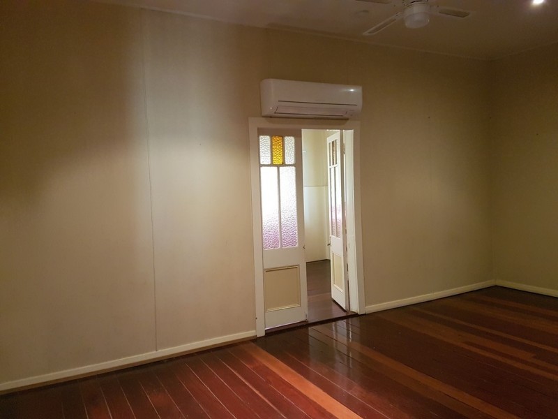 16 Red Street, Pomona QLD 4568