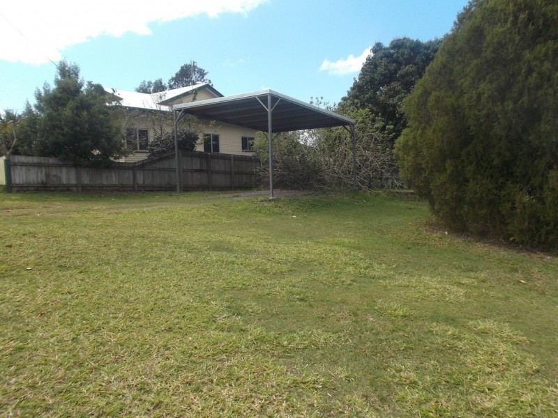 16 Red Street, Pomona QLD 4568