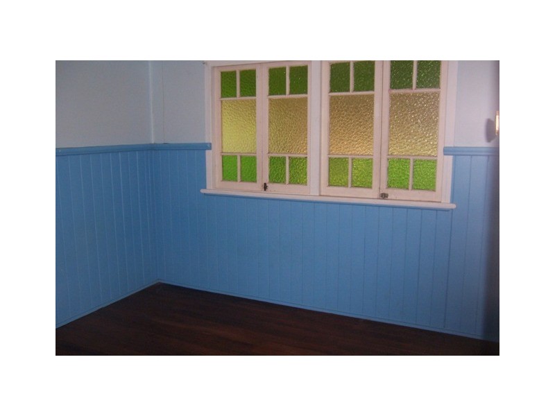 33 Railway Parade, Pomona QLD 4568