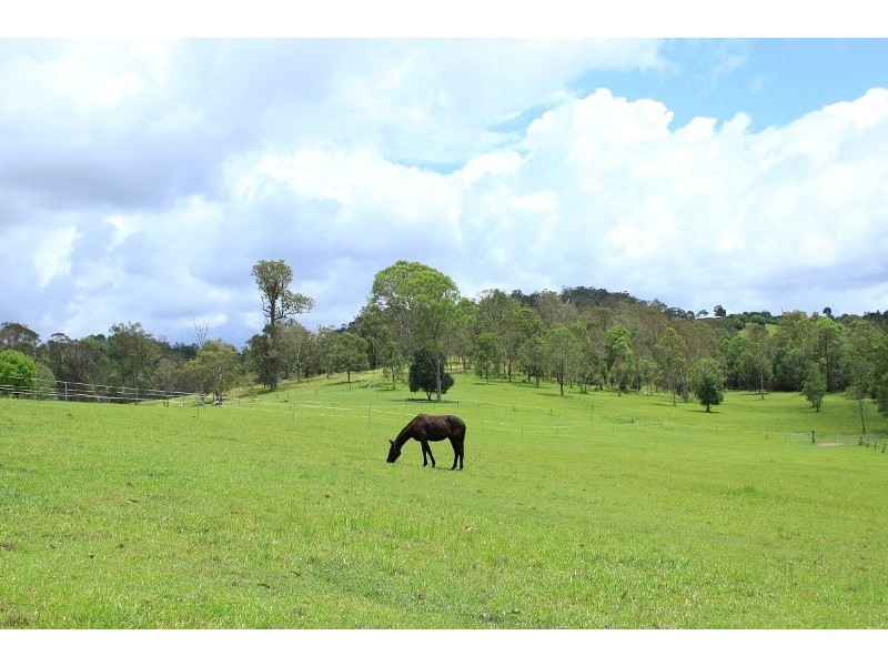 99 Traveston Road, Traveston QLD 4570