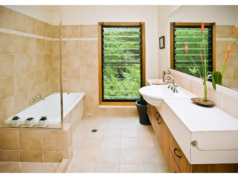 312 Coles Creek Road, Cooran QLD 4569