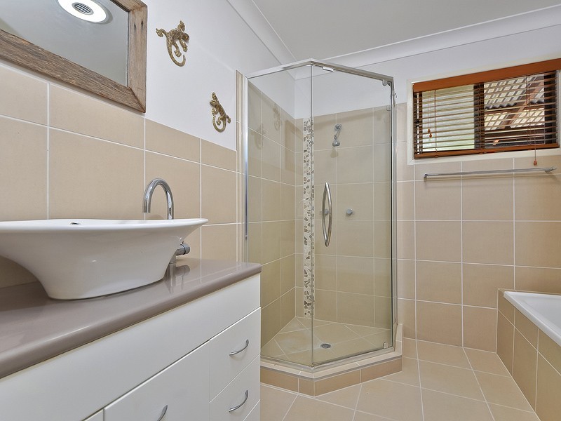 42 Summit Road, Pomona QLD 4568