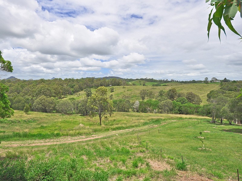 133 Lehman Rd, Traveston QLD 4570