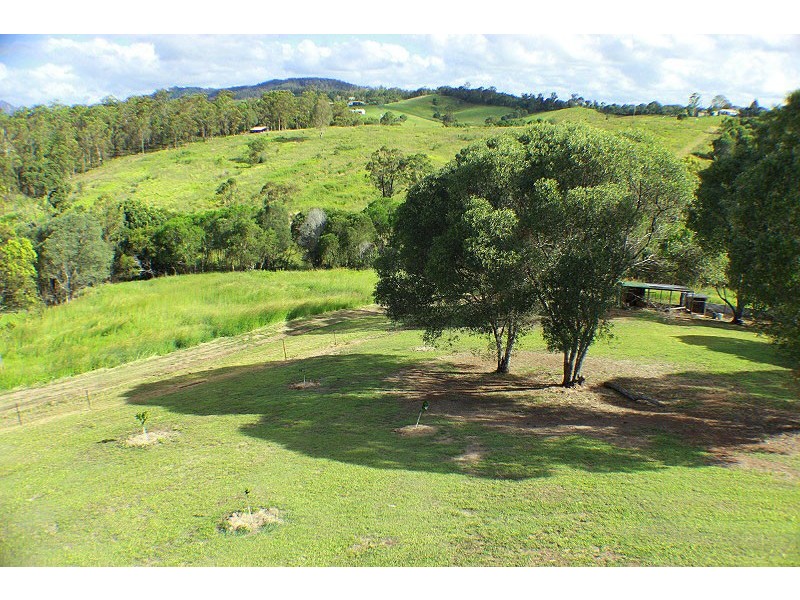 133 Lehman Rd, Traveston QLD 4570