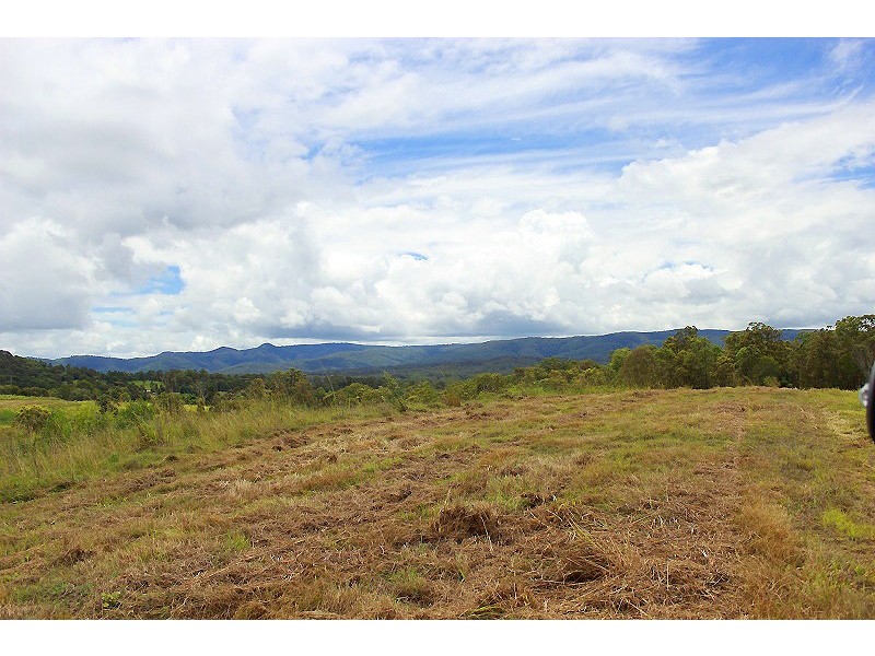 133 Lehman Rd, Traveston QLD 4570