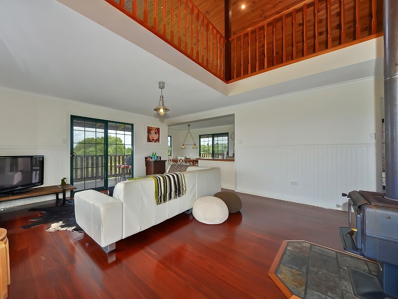 133 Lehman Rd, Traveston QLD 4570
