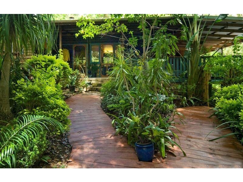 242 Uhlmanns Rd (main house), Pomona QLD 4568