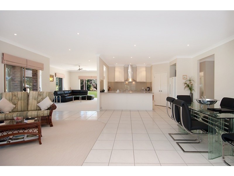 60 Orana Avenue, Pomona QLD 4568