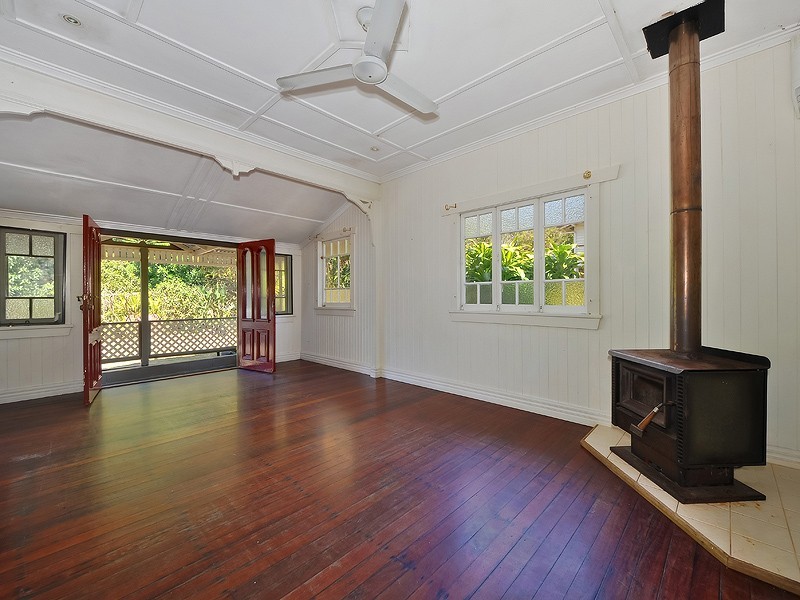 18 James Street, Cooran QLD 4569