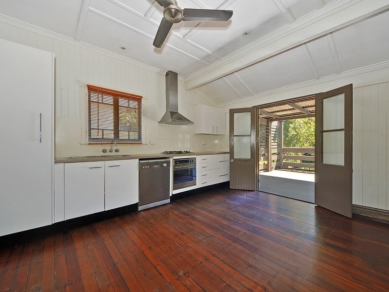 18 James Street, Cooran QLD 4569