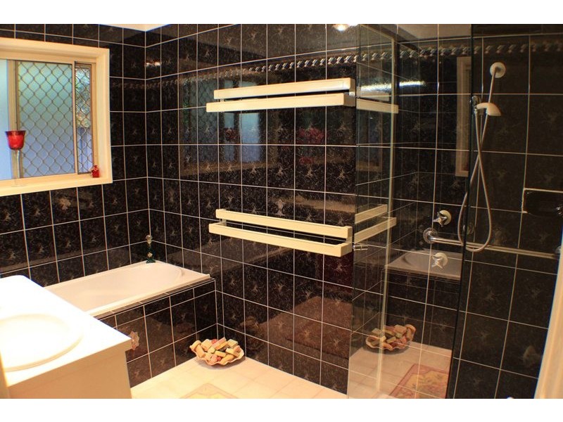 10 Meridan Court, Pomona QLD 4568