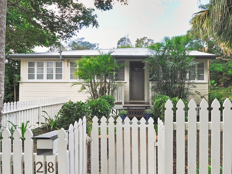 28 Henry Street, Cooran QLD 4569