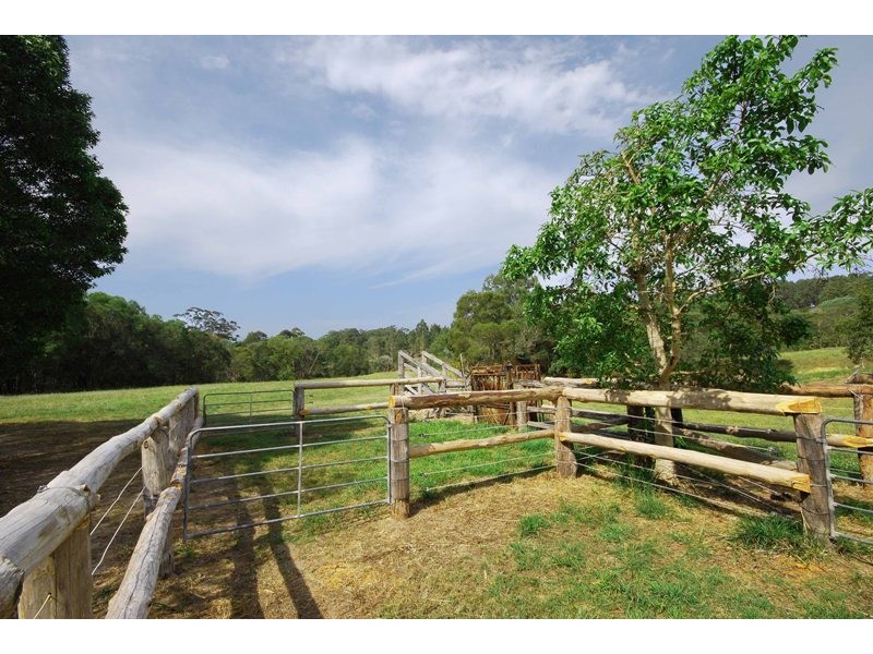 121 Buckley Road, Kin Kin QLD 4571