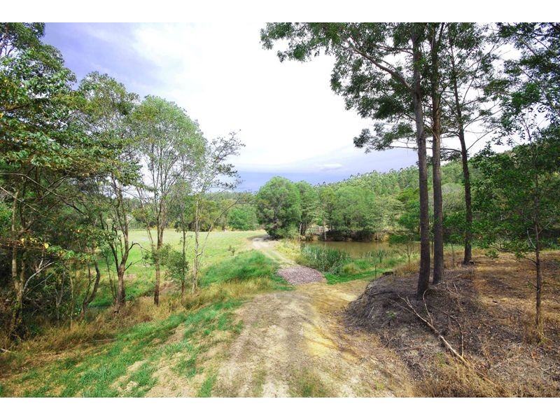 121 Buckley Road, Kin Kin QLD 4571