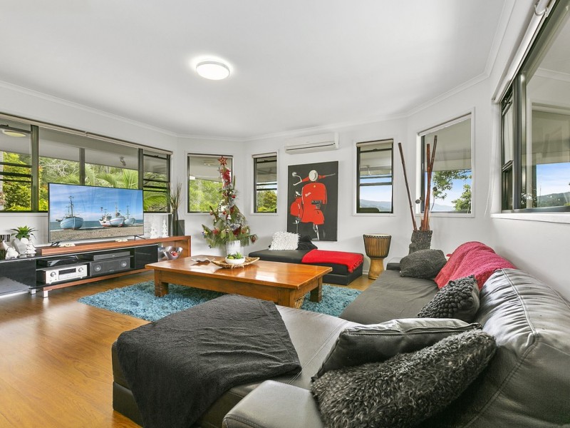 51 Moffat Road, Kin Kin QLD 4571