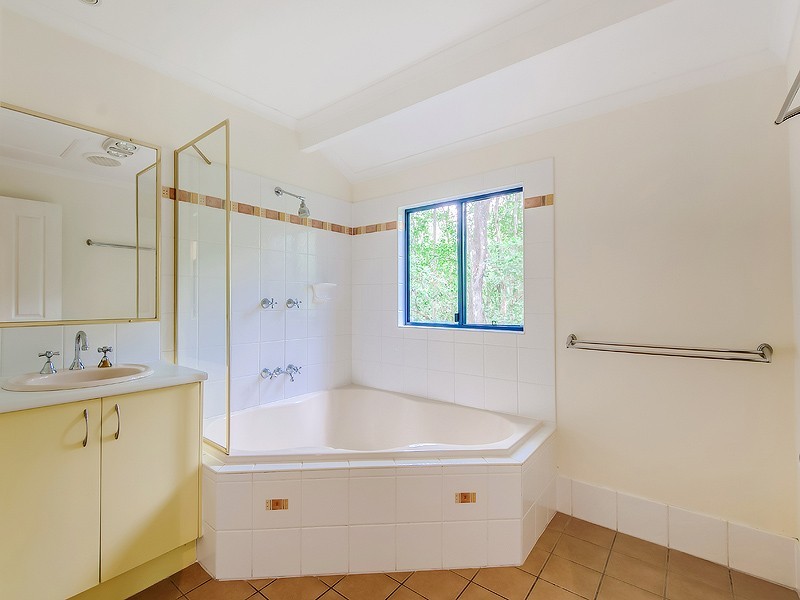 299 Louis Bazzo Drive, Pomona QLD 4568