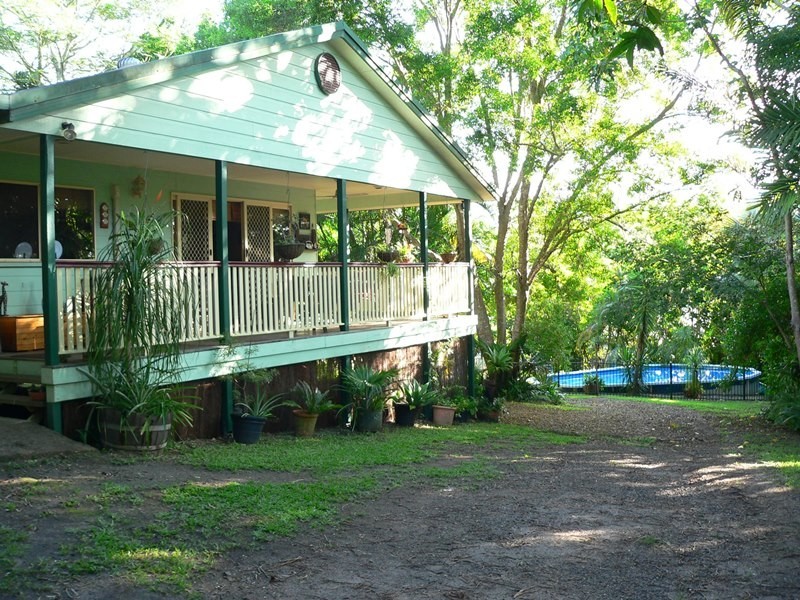 9 Albert Street, Cooran QLD 4569