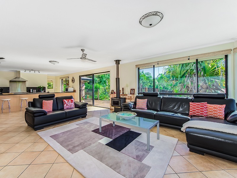 6 Settlers Rise, Pomona QLD 4568
