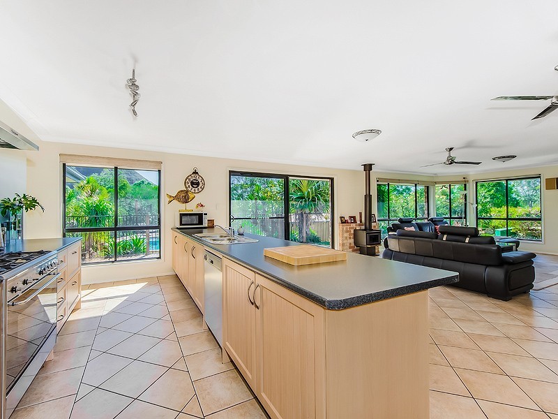 6 Settlers Rise, Pomona QLD 4568