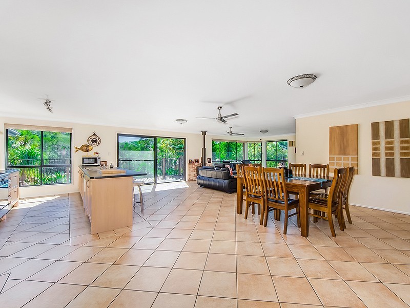 6 Settlers Rise, Pomona QLD 4568