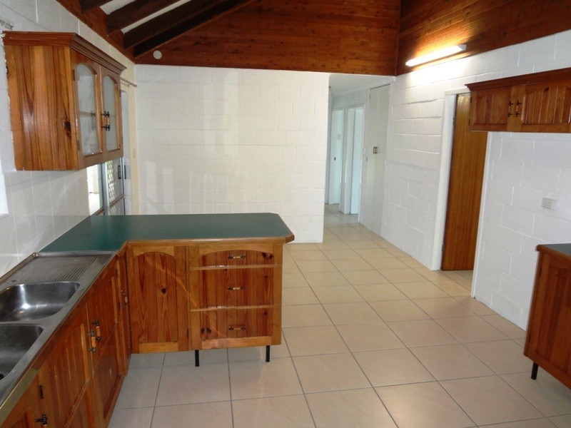 8 King Street, Traveston QLD 4570