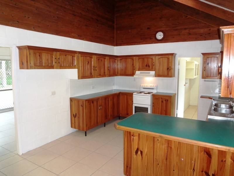 8 King Street, Traveston QLD 4570