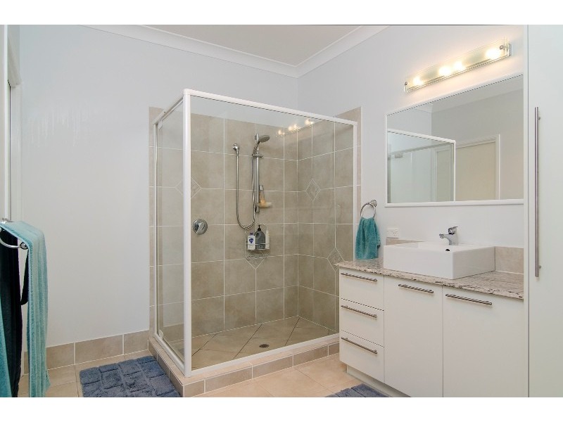 33 Kensington Drive, Cooroy QLD 4563
