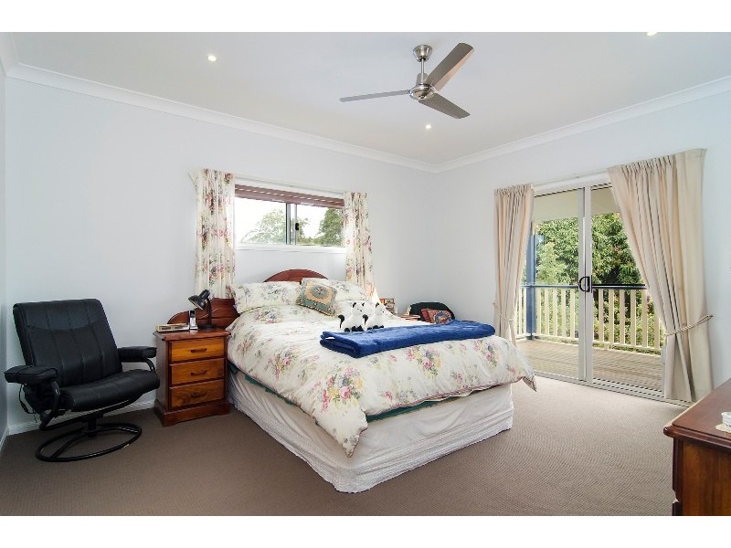 33 Kensington Drive, Cooroy QLD 4563