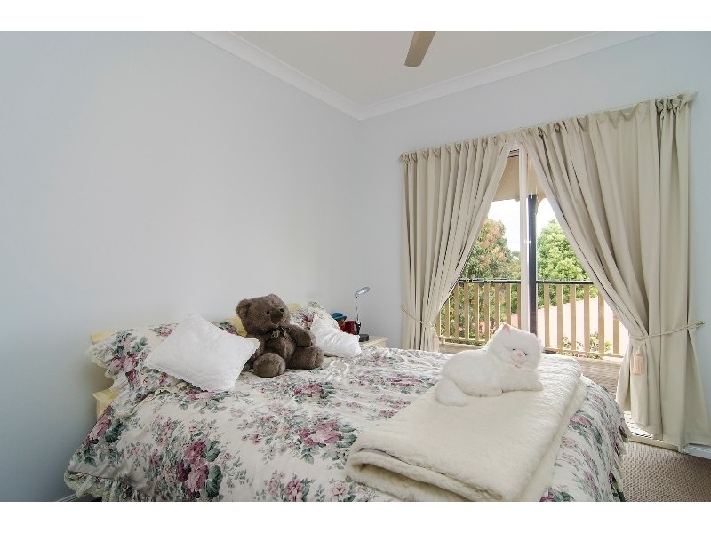 33 Kensington Drive, Cooroy QLD 4563