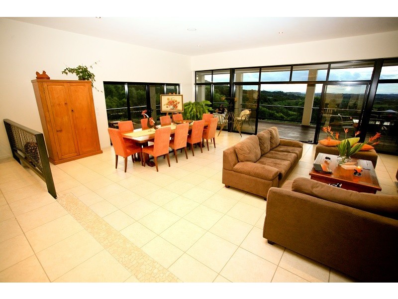 236 Noakes Road, Traveston QLD 4570