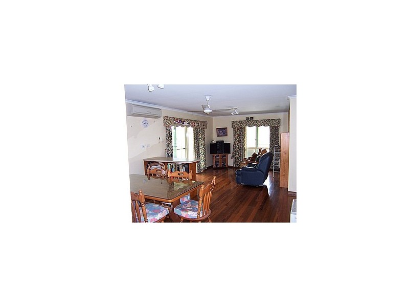 4 Red Street, Pomona QLD 4568