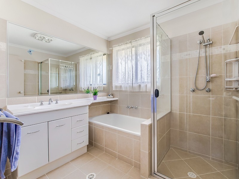 52 Orana Avenue, Pomona QLD 4568