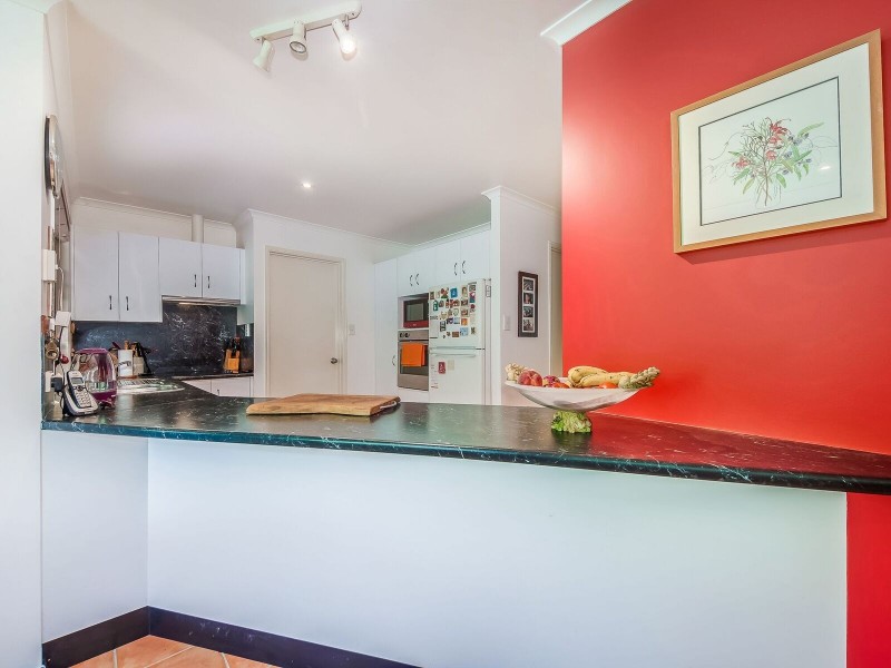 6 Smedley Drive, Pomona QLD 4568